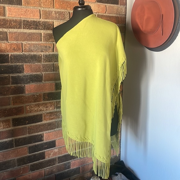 Double D Ranch Bright Green Fringe Poncho - Picture 3 of 6